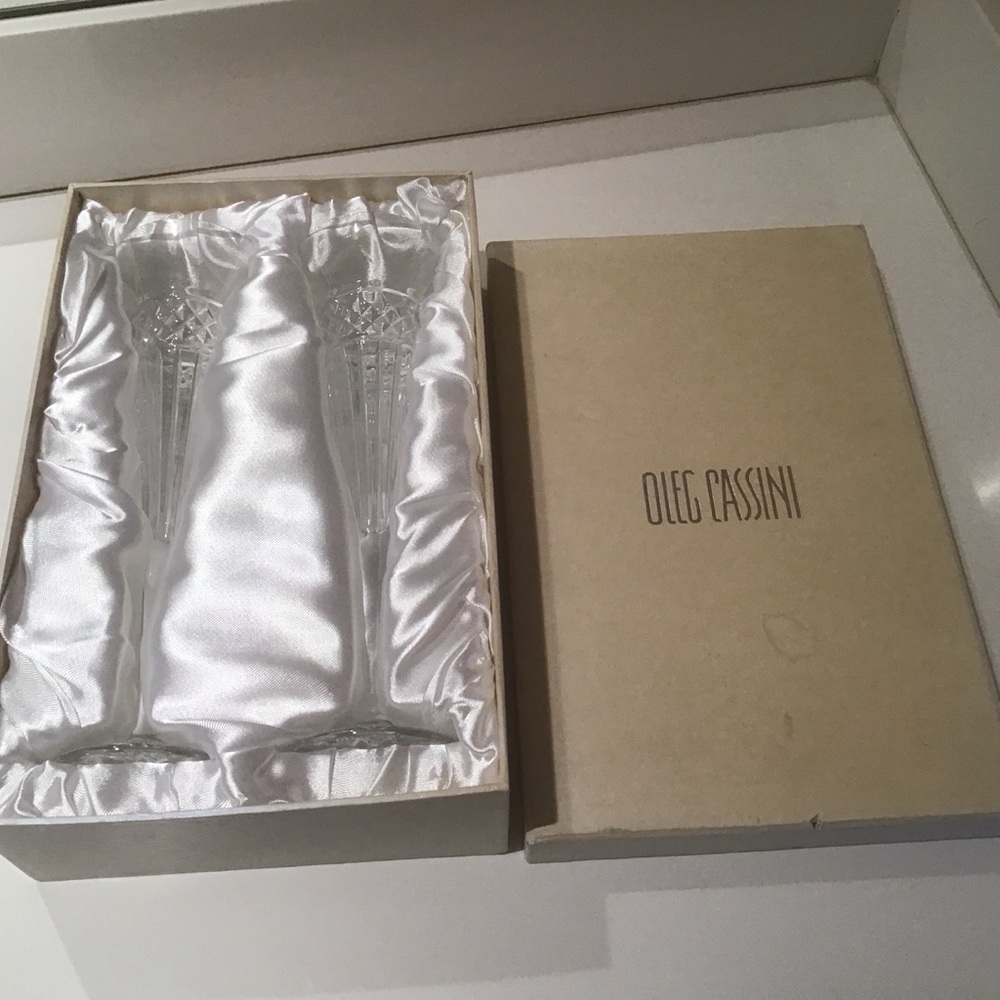 VTG Oleg Cassini Cut Crystal Champagne Flutes Wedding Toasting Glasses W Box NYE